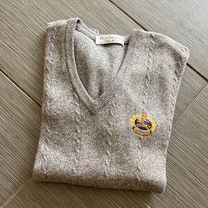 Burberrys Men’s V-Neck Sweater - Grey